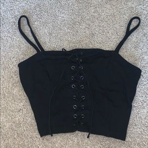 SIMPLE BLACK LACEUP CROP